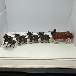 Vintage Cast Iron Budweiser Clydesdale Wagon 2 Drivers 8 Horses 31 Barrels Z0